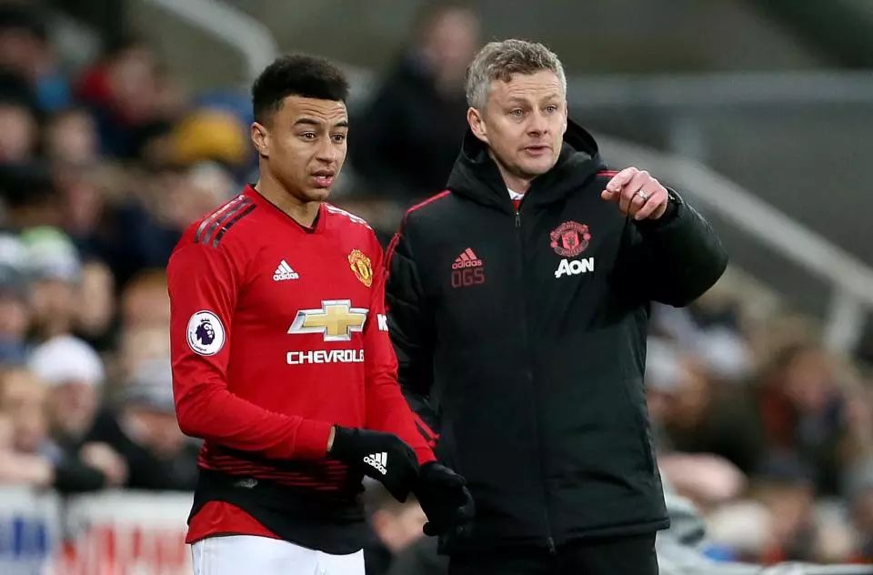 顯了足球並 顯了足球並